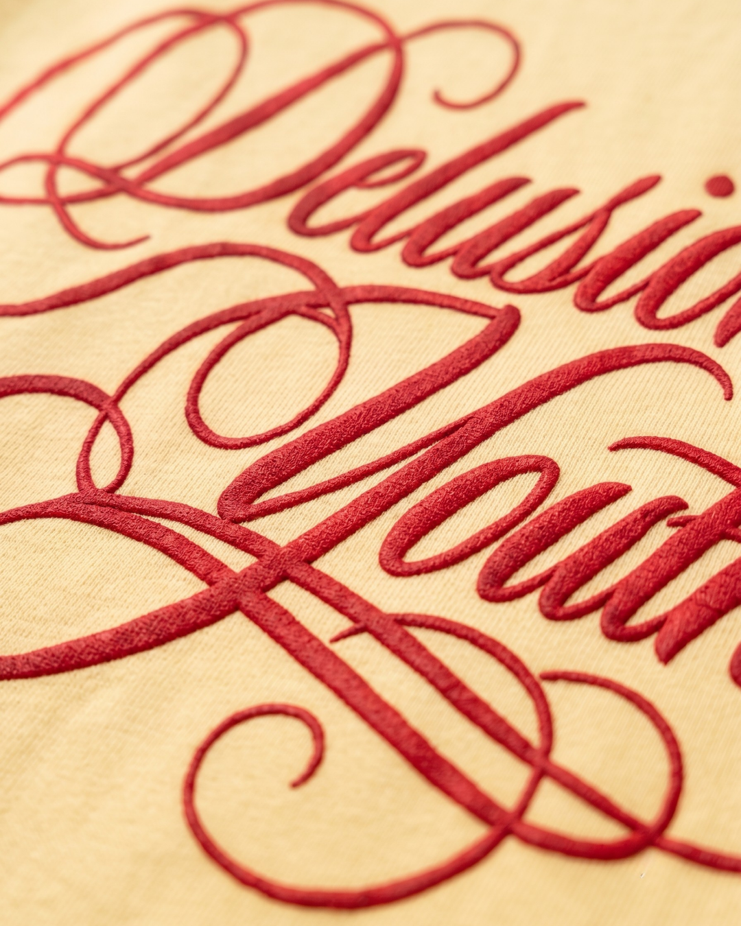 DELUSIONAL TEE
