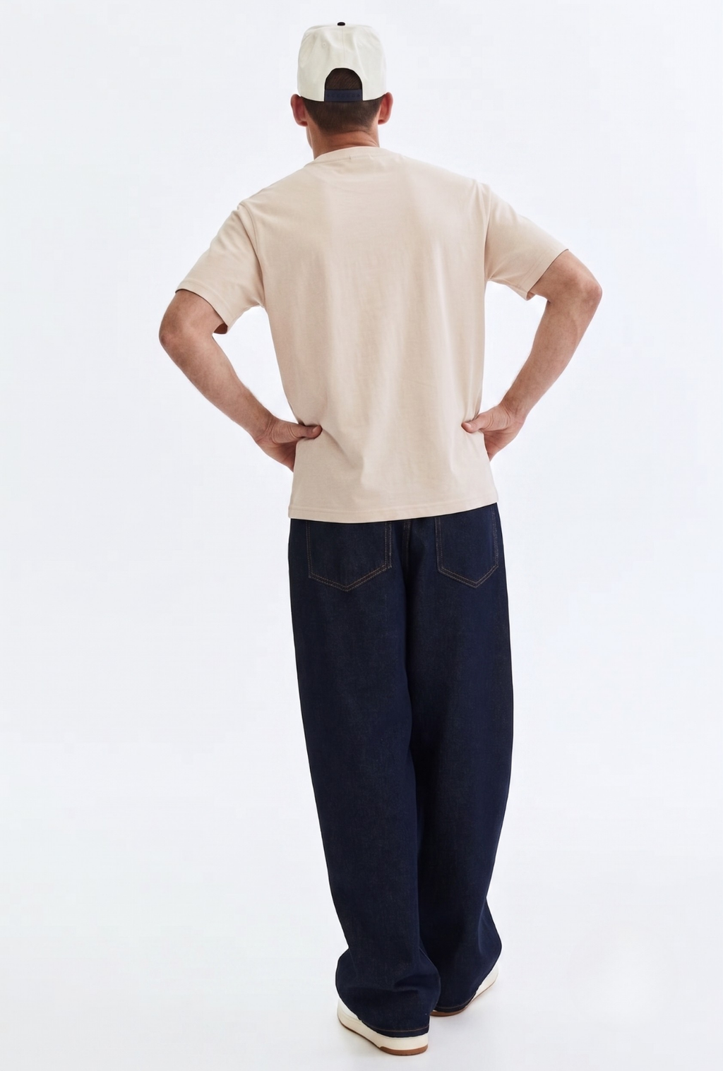 EXHIBITION TEE